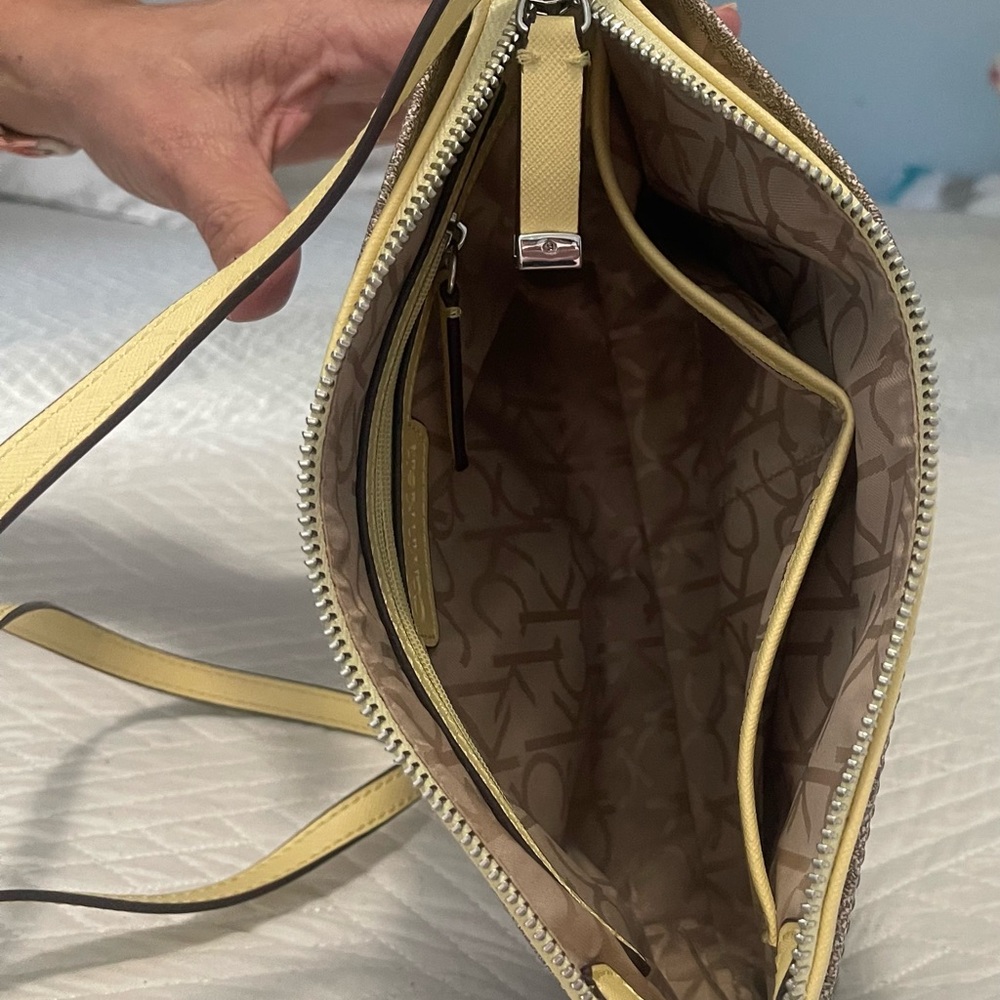 CALVIN KLEIN Women's CK Logo Print Crossbody Small Bag - Picture 3 of 5